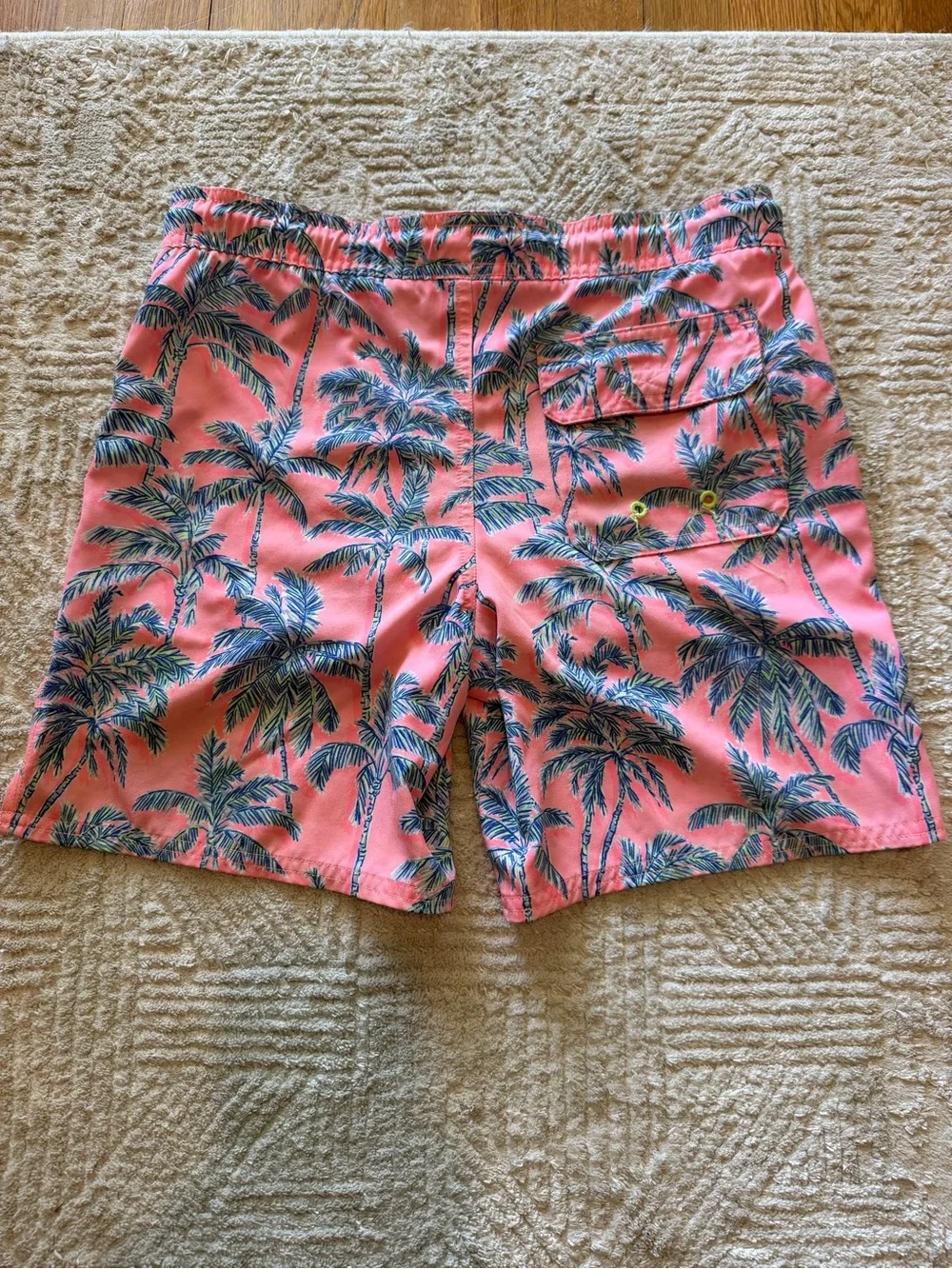 Vineyard Vines description colorful